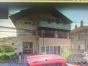 Продава се много изгодно на търг от ЧСИ етаж от къща в кв. Аспарухово