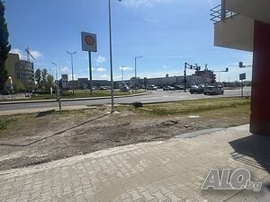помещение със статут на ресторант на оживено кръстовище