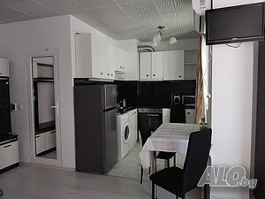 Просторно студио, близо до автобусния терминал в Меден рудник