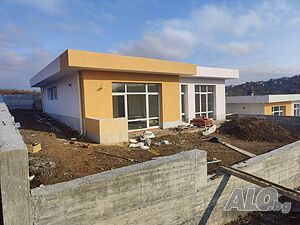 FIVE HOMES продава едноетажна къща в кв. Черни връх