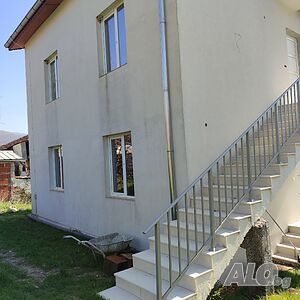 Продава къща с акт 16 на 10 мин. от Сандански