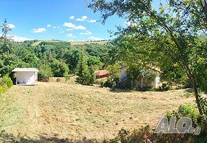 Продава поземлен имот село Клисура /Банкя/