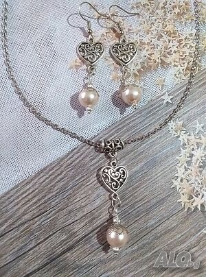 Красив комплект бижута Romantic style с кристални розови перли и основа сърце цвят сребро
