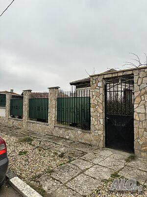 Продава се къща в с. Стефан Караджа