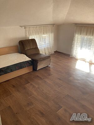 Таванска стая под наем 300лв/мес, Левски
