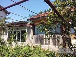 Прац. 890м2, къща 50м2, 76900 евро, Близнаци