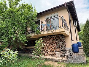Къща 130м2, 3 спални, перално, двор 900м2, гараж, 160000 евро, Горен чифлик