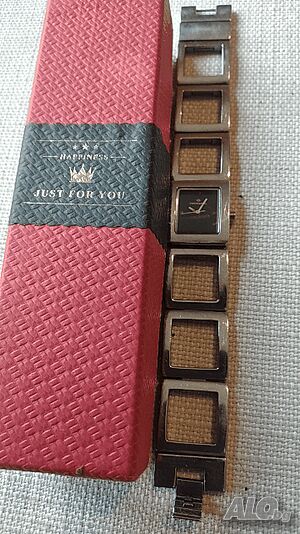 Продавам часовник