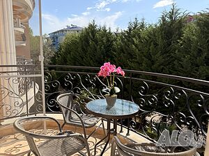 Луксозен двустаен апартамент във Venera Palace с гледка към басейн - Слънчев бряг