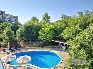 Двустаен апартамент 70 кв.м на 100 м от морето.