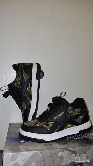 Маратонки с колелца HEELYS Reebok