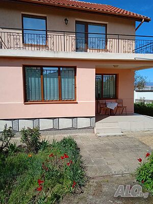 Продавам имот