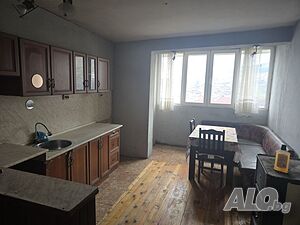 Тристаен апратамент за продажба в кв. Орлова чука, Благоевград