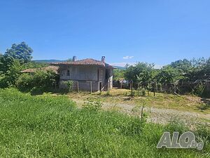 Къща за реставрация в Еленския Балкан
