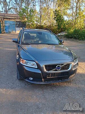 Продавам на части Volvo V50 1.6 hdi 2007г. 109 к. с