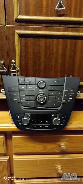 Панел управление климатроник и CD Opel Insignia a