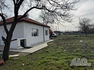 Ремонтирана къща в с. Кардам