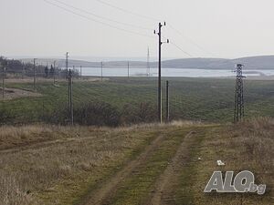 Продавам земеделска земя в землището на село Изворище!!