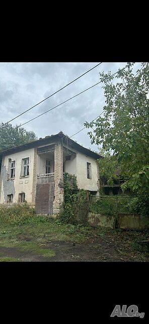 Продавам къща на центъра на село Черкаски