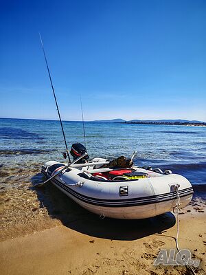 Продавам лодка с мотор