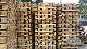Купува и продава европалети и евроскари