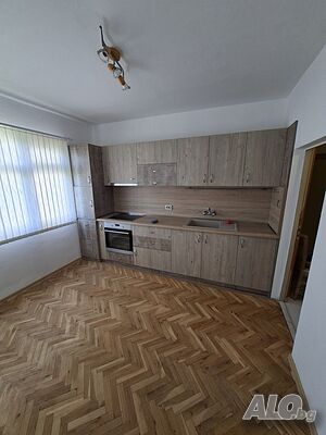 Продавам многостаен апартамент в кв. Тракия, гр. Пловдив Многостаен апартамент 86 кв.м Панел 1985 г. 8 етаж Непоследен | Апартаменти | Тракия Пловдив