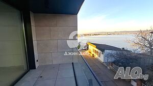 Просторен двустаен апартамент на ПЪРВА ЛИНИЯ МОРЕ в гр. Несебър