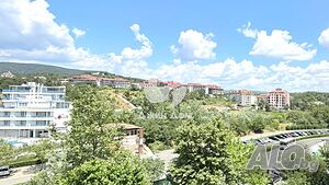 Двустаен апартамент с ПАНОРАМА ПЛАНИНА в к-с „Маджестик“, Слънчев бряг Двустаен апартамент 77 кв.м Тухла 2008 г. 5 етаж Непоследен | Апартаменти | Слънчев бряг