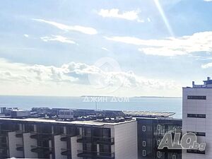 Просторен тристаен апартамент с ГЛЕДКА МОРЕ в к-с Сън Уейв, Свети Влас
