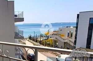Тристаен просторен апартамент с ГЛЕДКА МОРЕ в к-с Сън Уейв, Свети Влас