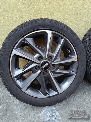 Продава 17” комплект оргинални Ал. Джанти с гуми 225*45*17 от хюндай