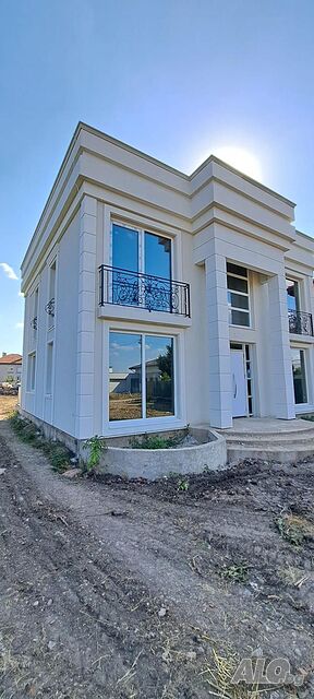 Луксозна къща в Костинброд