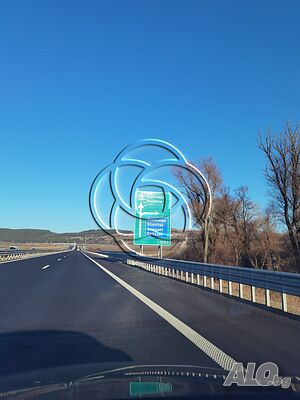 Правоъгълен парцел с лице към Европейски път