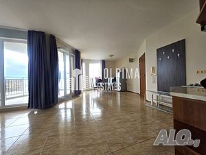 Обзаведен тристаен апартамент с морска панорама в гр. Ахелой