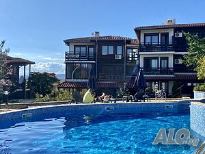 Просторен тристаен апартамент в комплекс Sun House, близо до Слънчев бряг