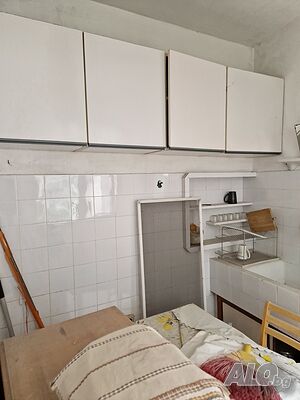Продаваме самостоятелен 2-ри етаж от 3 етажна кооперация, 3 спални + партерен гараж-32кв, м; !