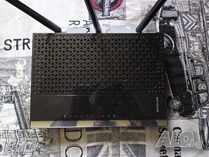 Продавам рутер усилвател NETGEAR EX7000 AC1900