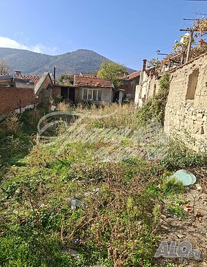 Стара къща за събаряне в района на болница ”Царица Йоанна”!