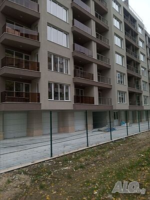 Партерен гараж