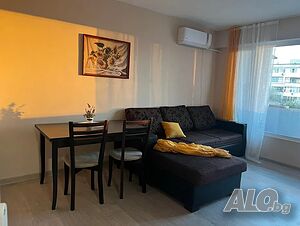 Двустаен панелен апартамент ж.к. Вл, Варненчик