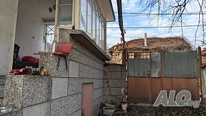 Продавам къща в с. Каравелово, общ. Карлово
