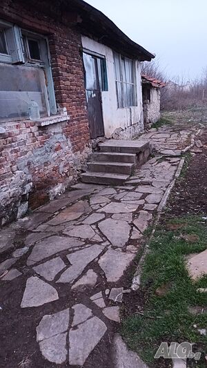 Село Свобода, стара къща с двор