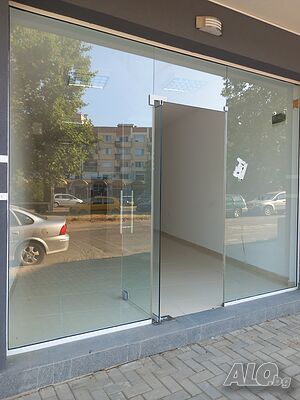 Давам под наем магазин
