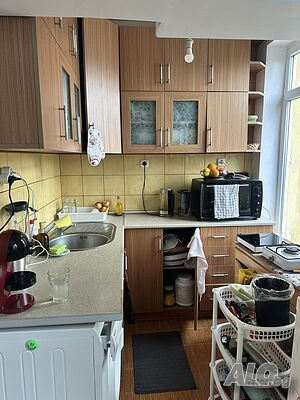 Продавам двустаен апартамент-център