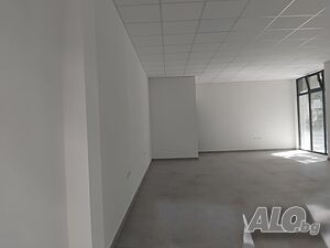 Продавам търговско помещение в нова сграда