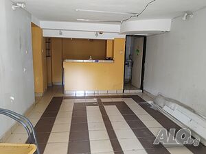 Продавам търговски обект-център