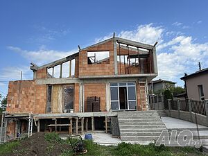 Продавам къща на село