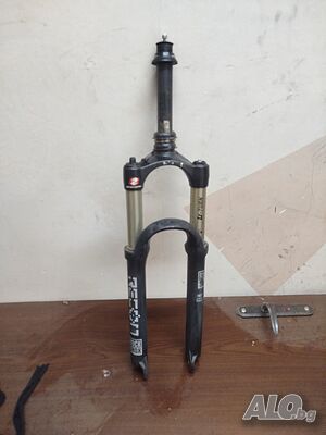 26 цола вилка за велосипед колело rock shox за ремонт или части няма луфт и теч стои заключена