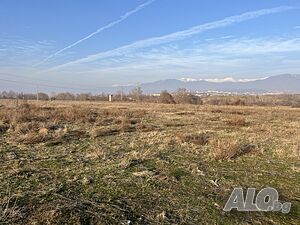 Земеделска земя за продажба в с. Лебница