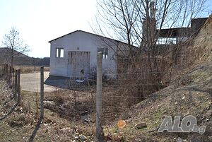 Промишлен имот за продажба